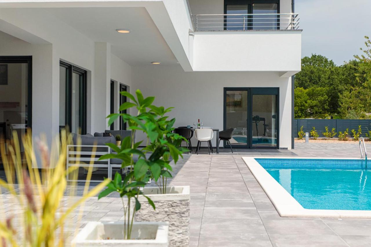 Villa Graefin Malinska Luaran gambar
