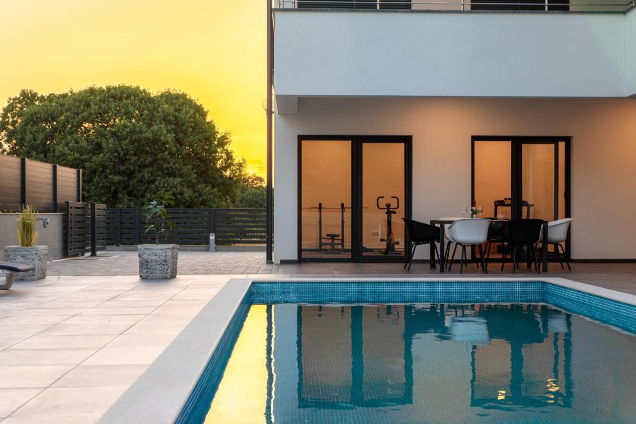 Villa Graefin Malinska Luaran gambar